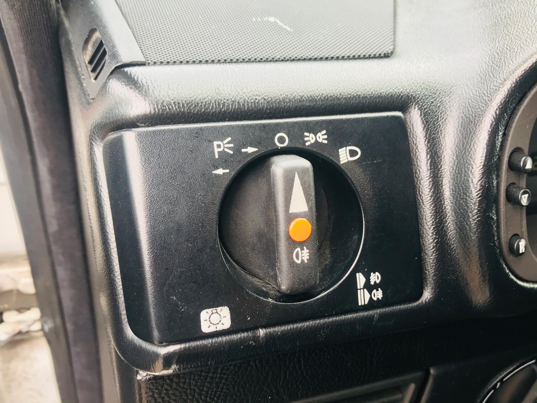 Mercedes-Benz G Class view 37