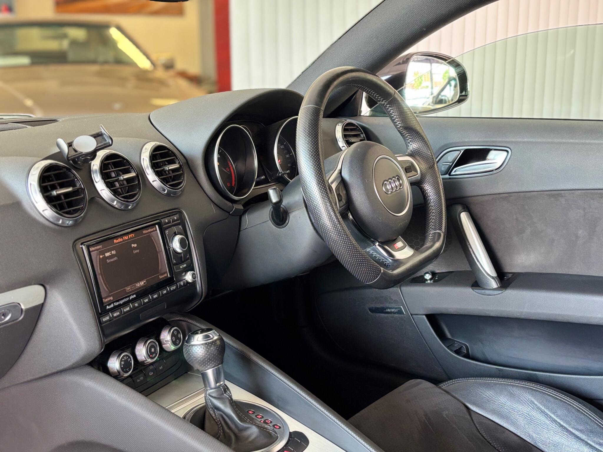 Audi TT view 10