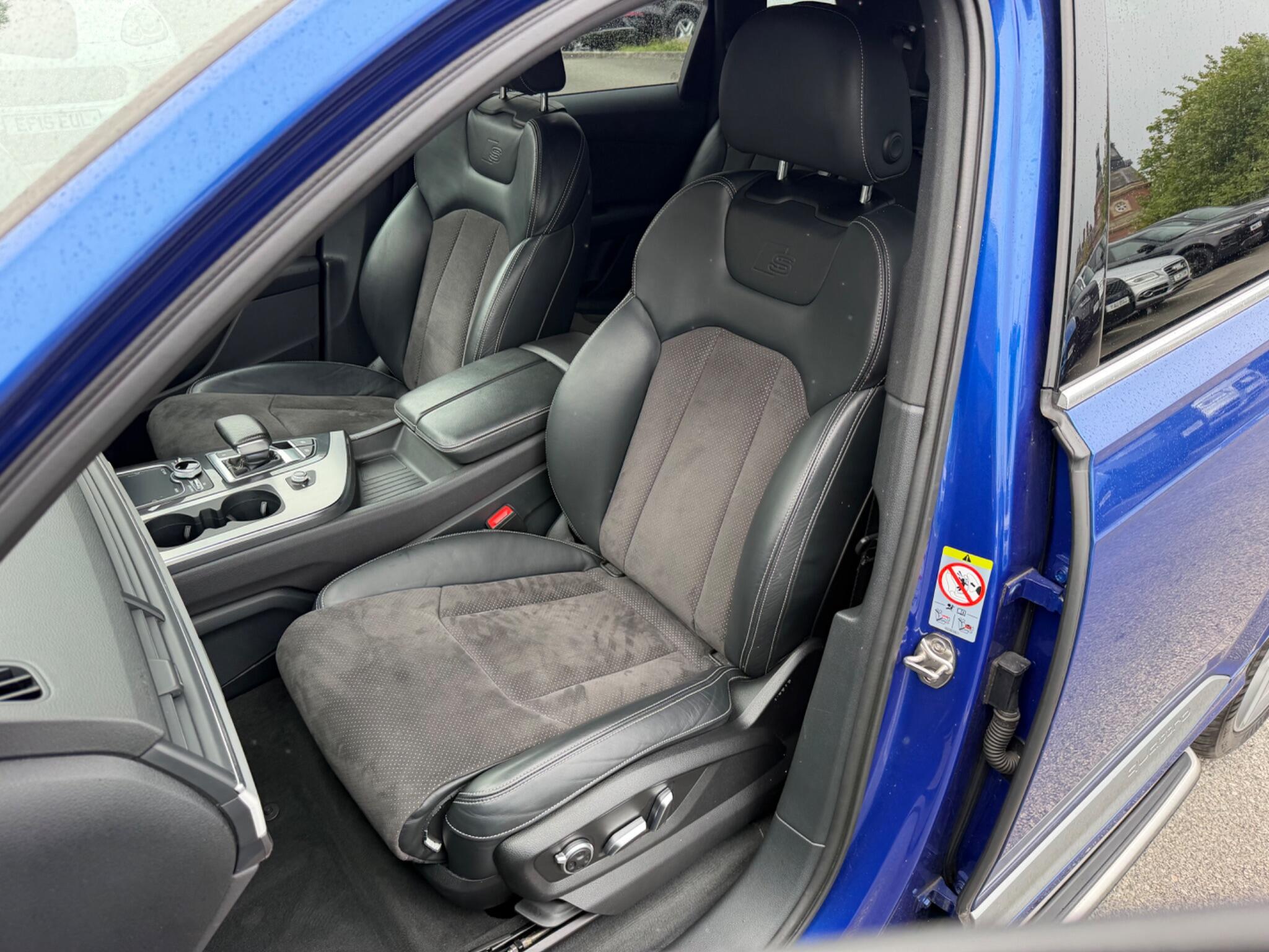 Audi Q7 view 17