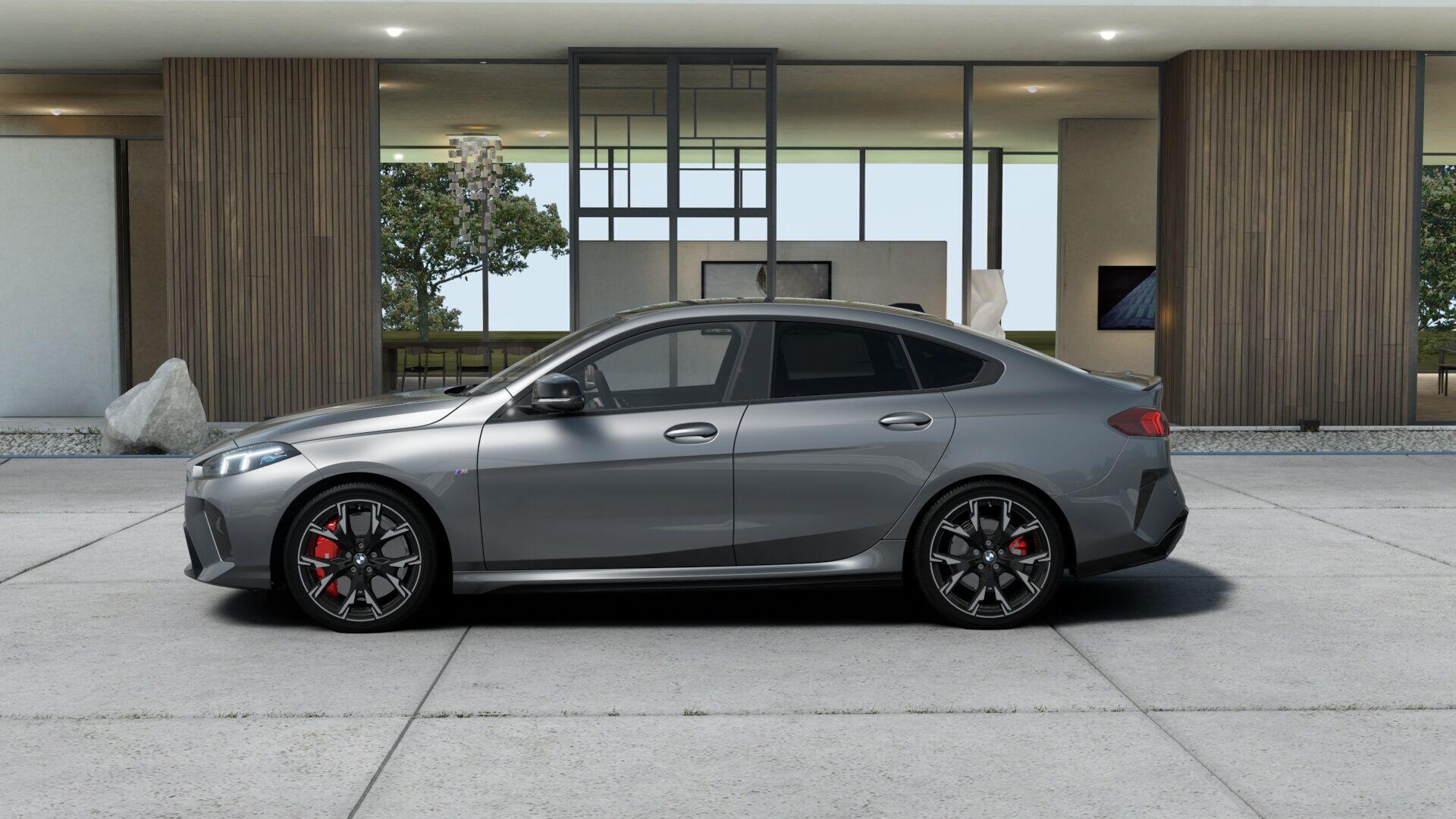 BMW 2 Series view 4