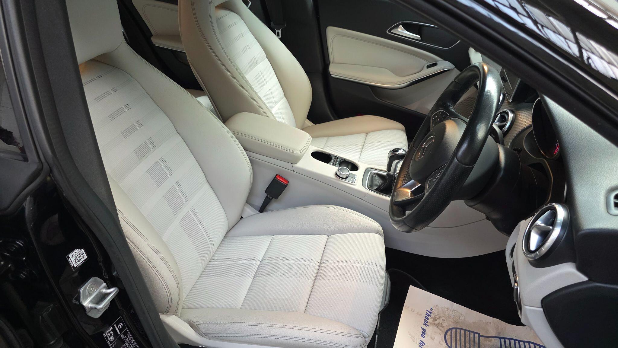 Mercedes-Benz Cla view 12