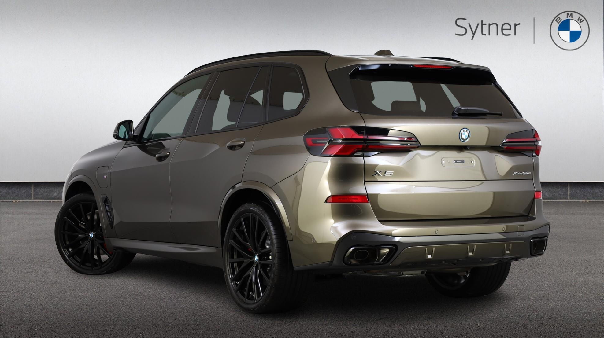 BMW X5 view 2