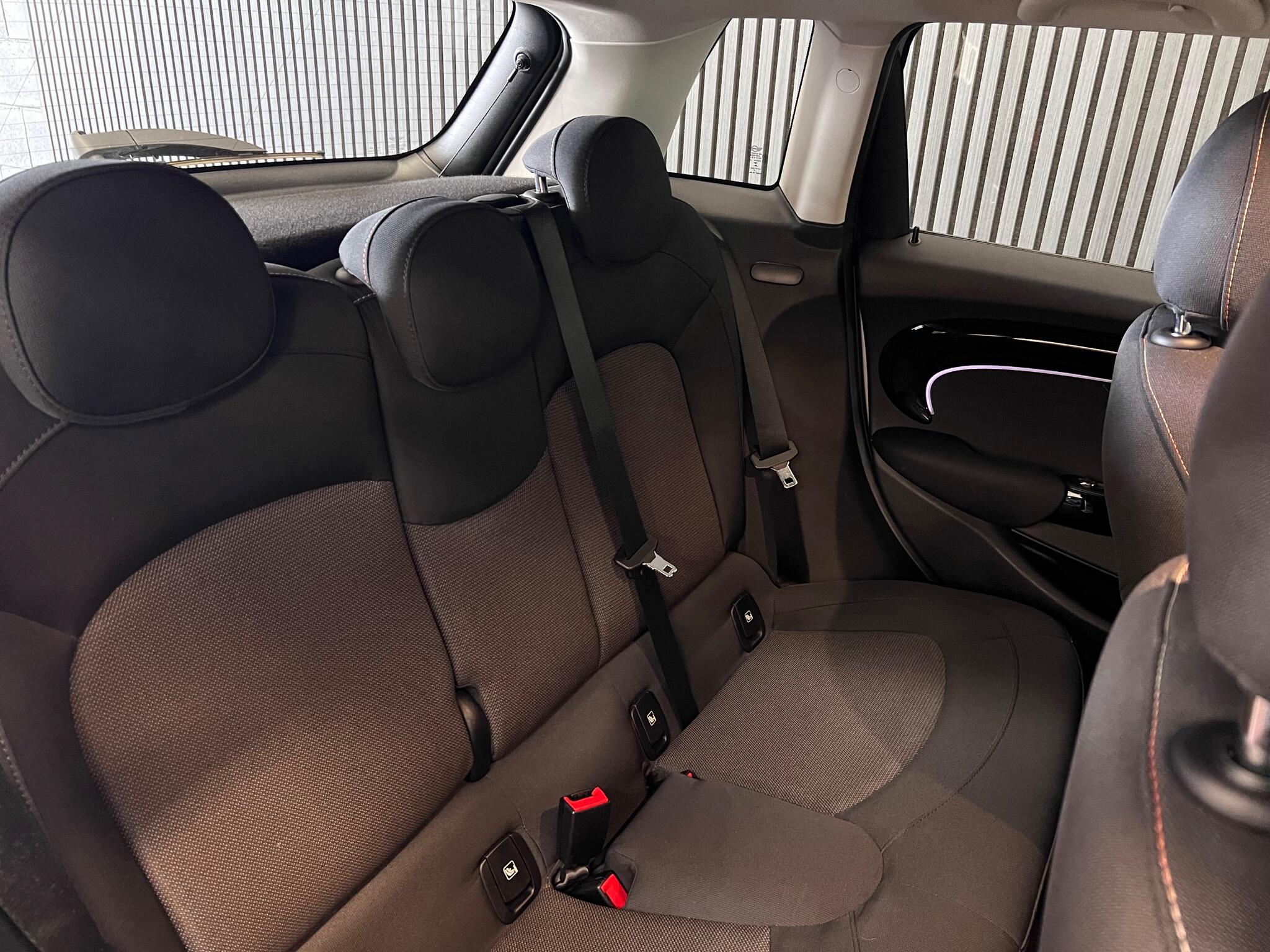 Mini Hatch view 14