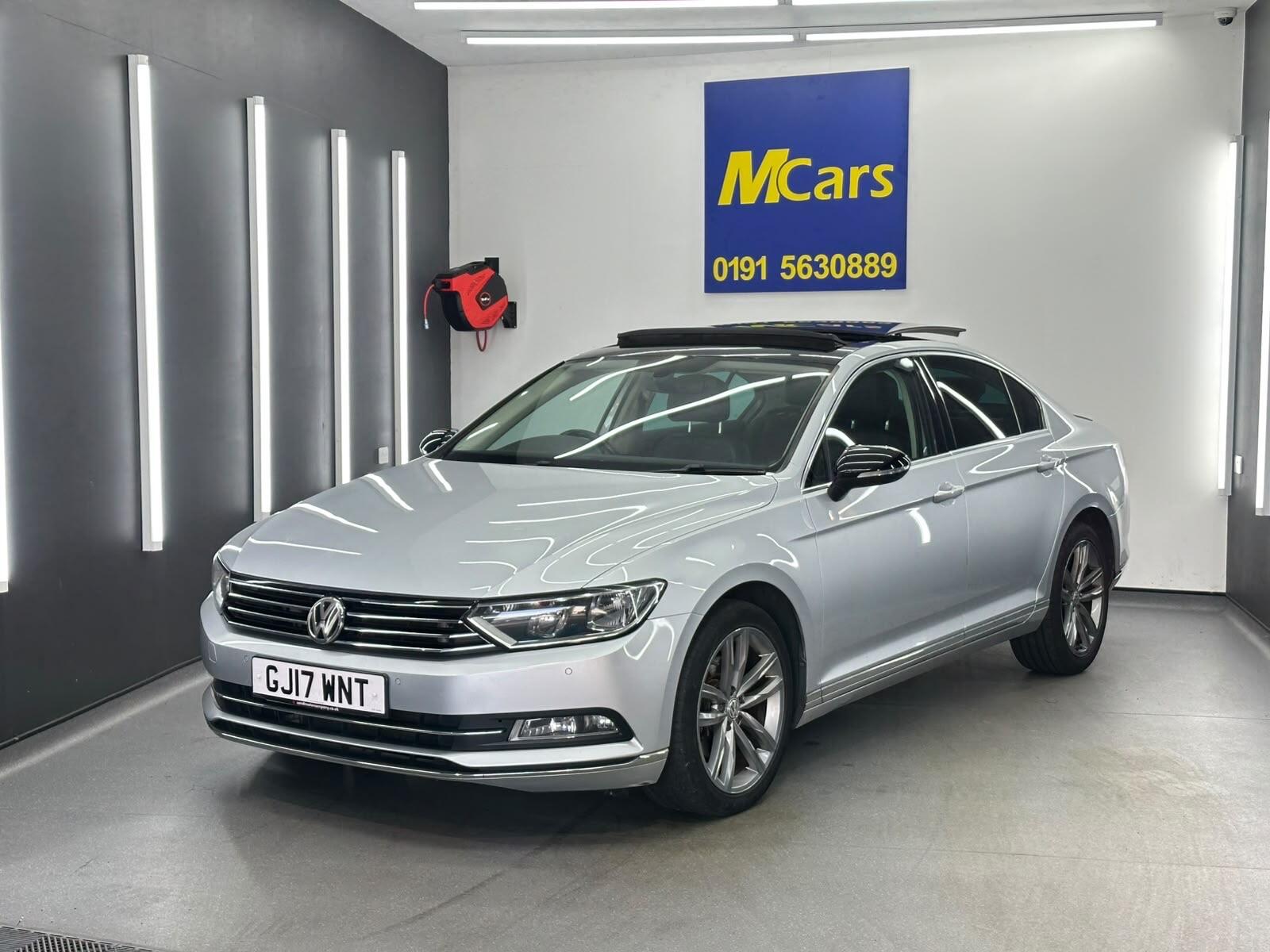 Volkswagen Passat view 4