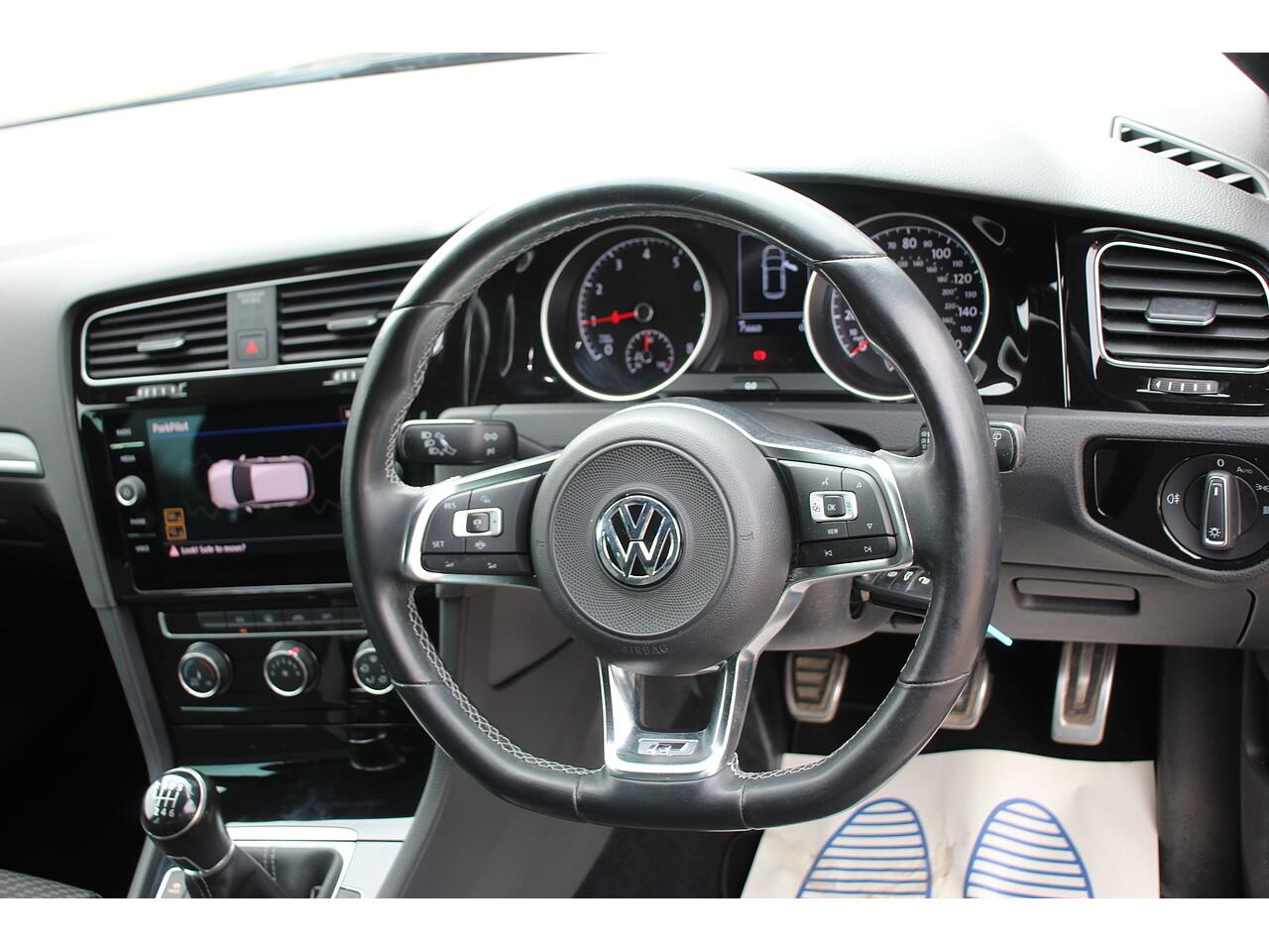 Volkswagen Golf view 13