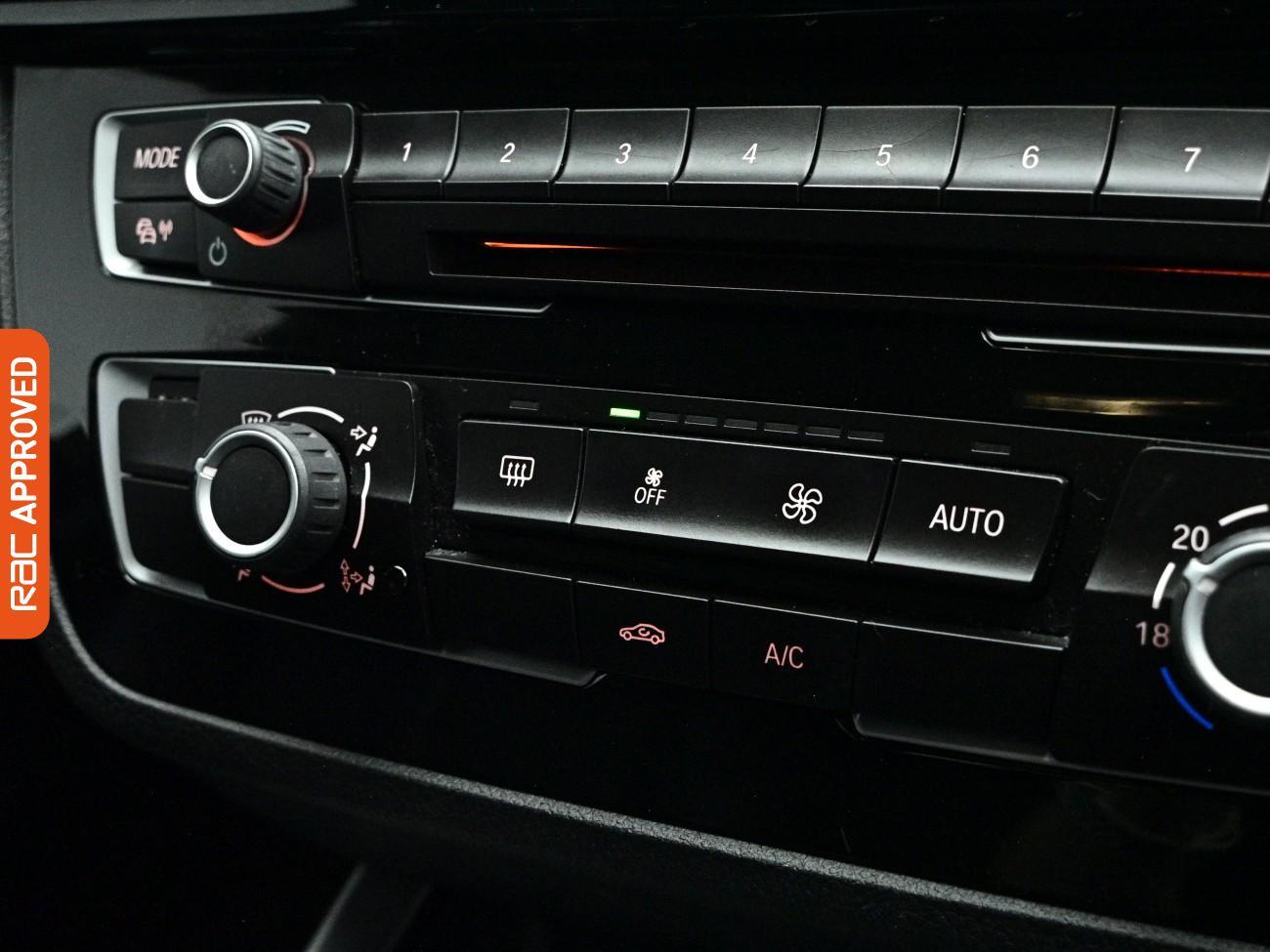 BMW 1 Series view 25