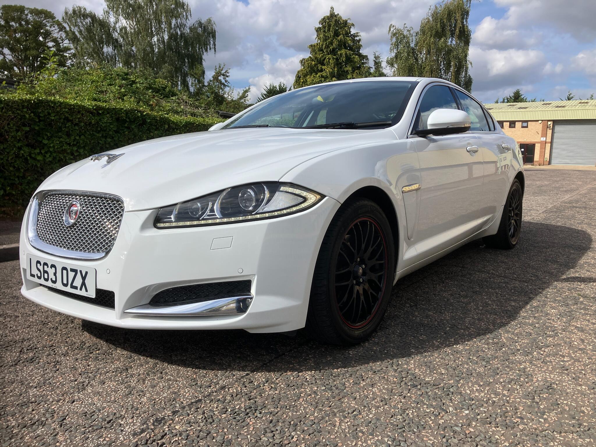 Jaguar XF view 3