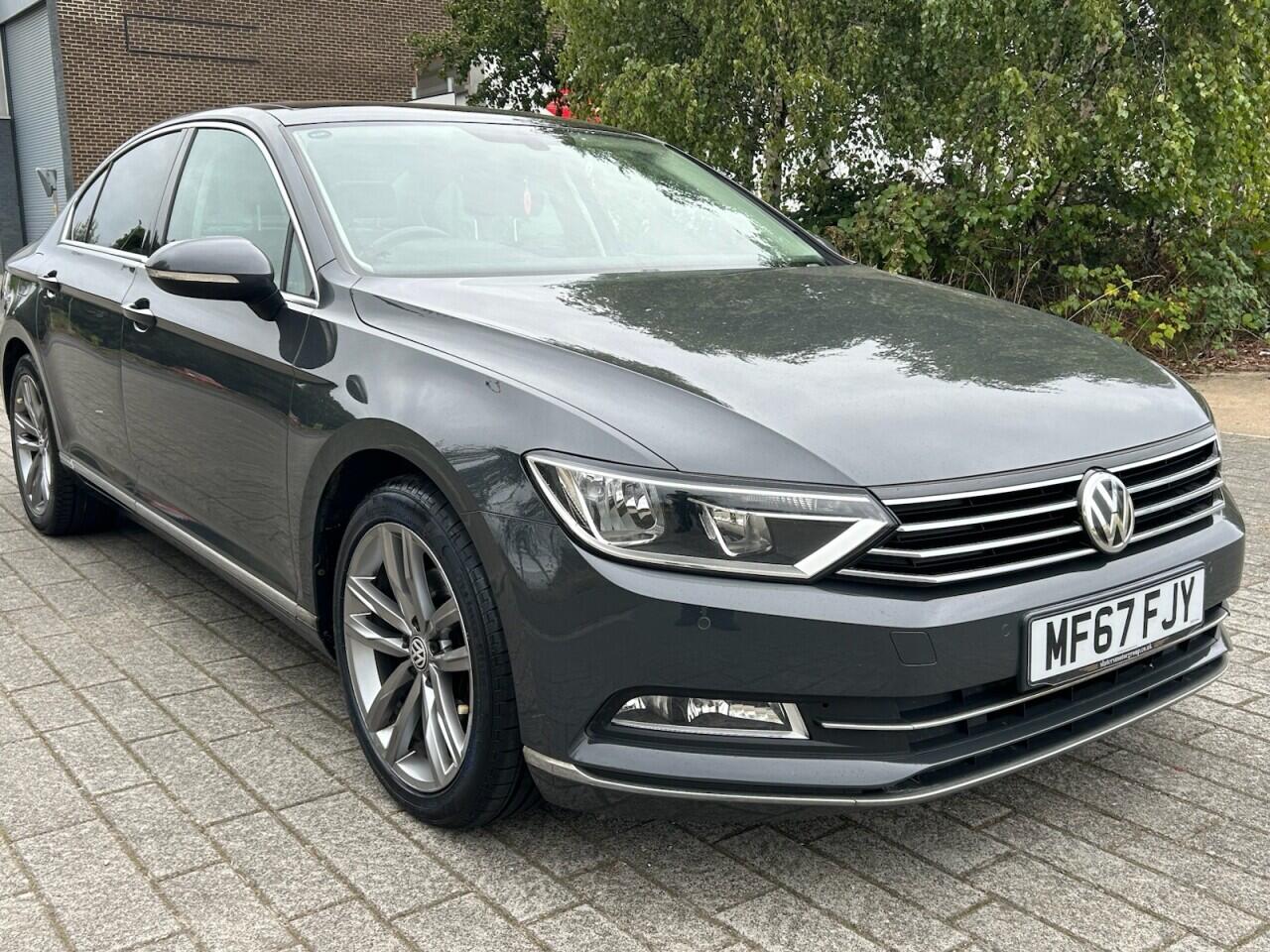 Volkswagen Passat view 9