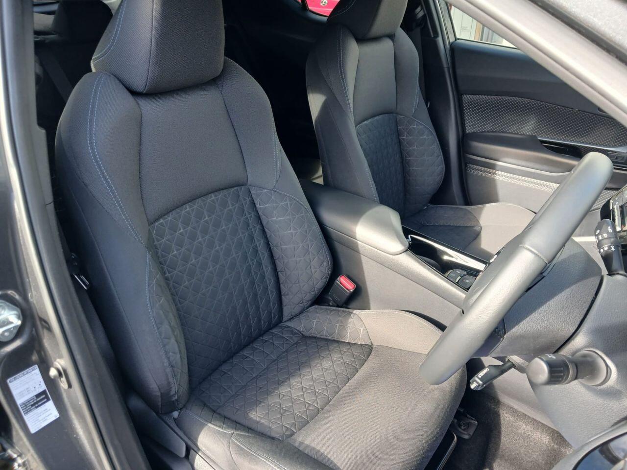 Toyota C-HR view 54