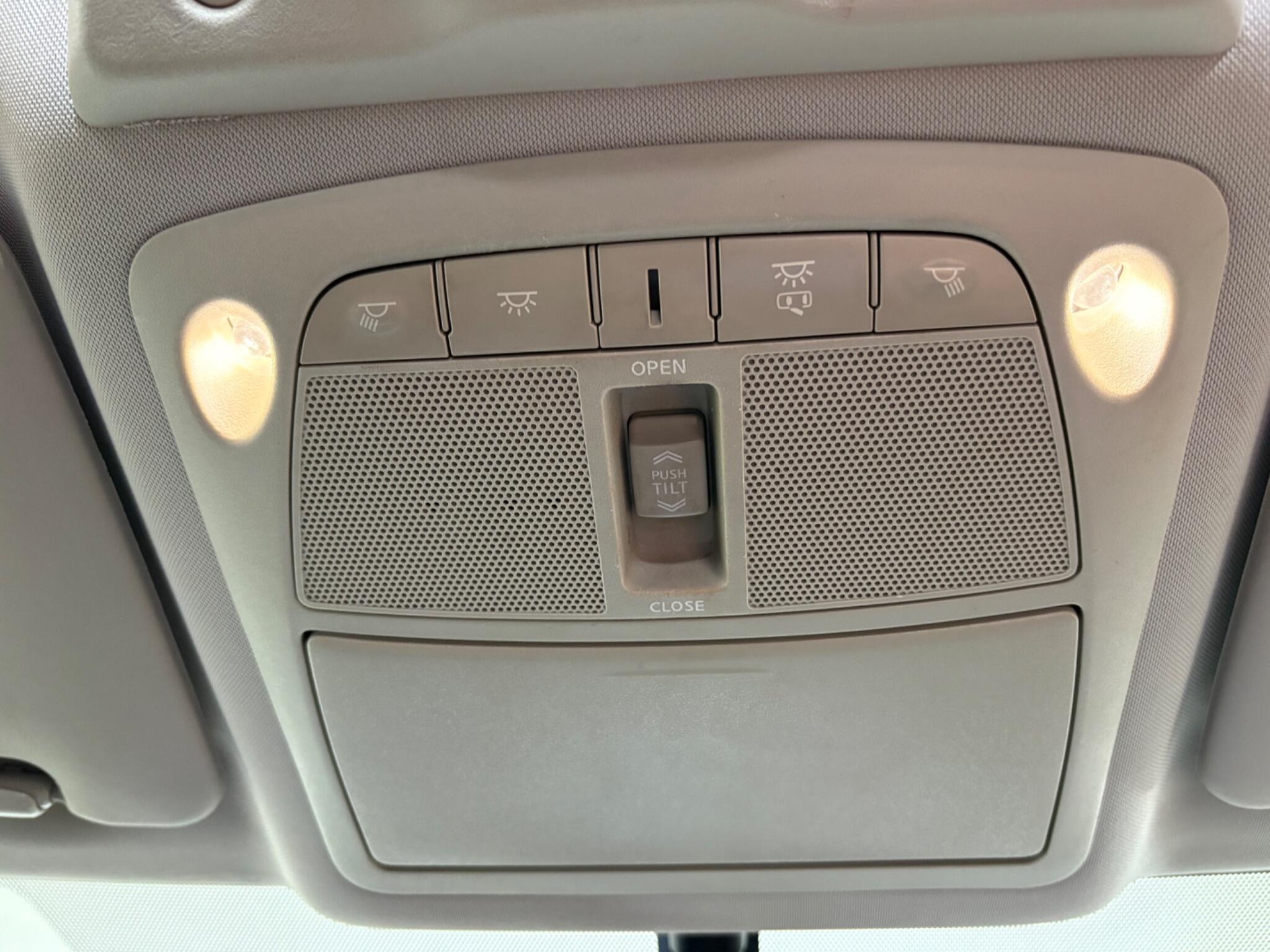 Nissan X-Trail view 12