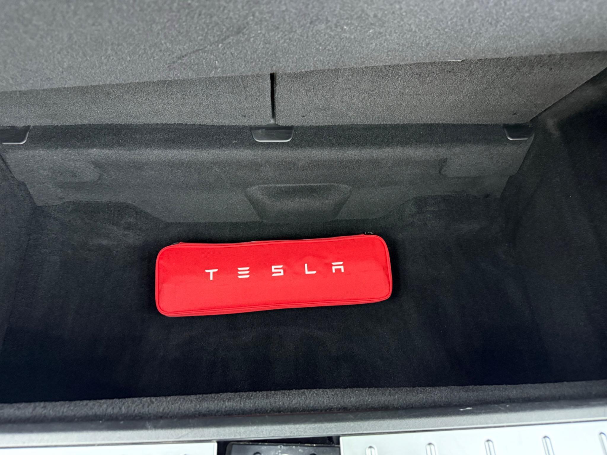 Tesla Model X view 49