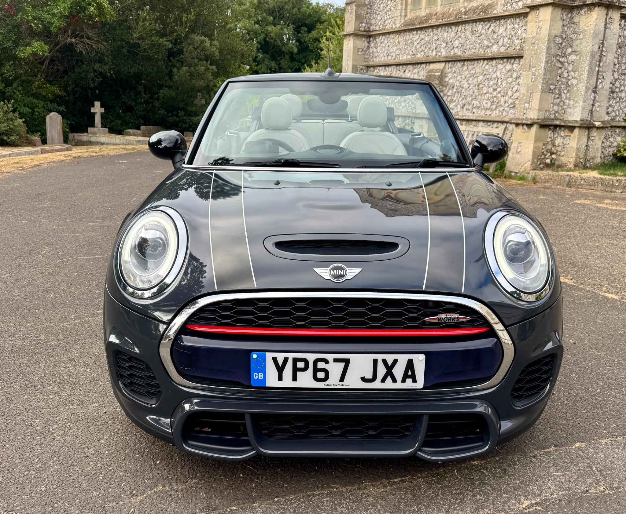 Mini Convertible view 9
