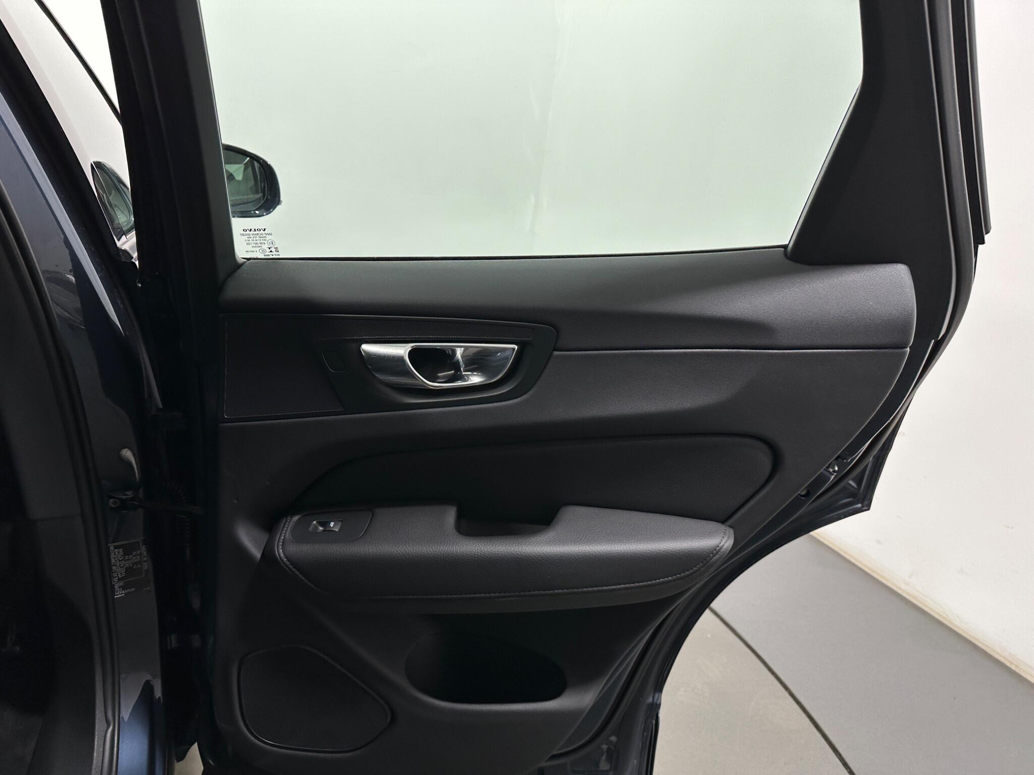 Volvo XC60 view 43
