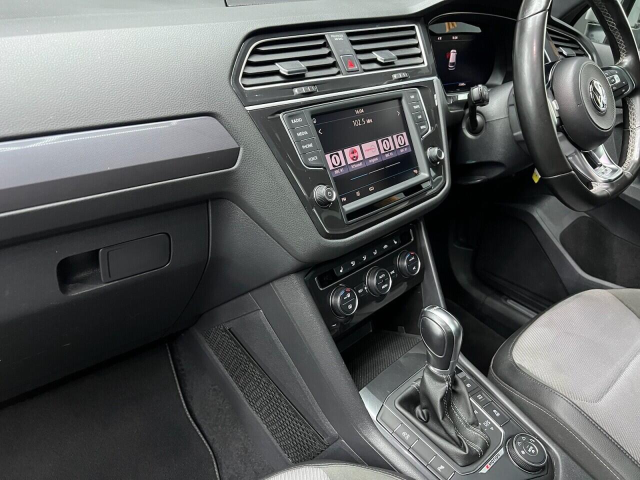 Volkswagen Tiguan view 32
