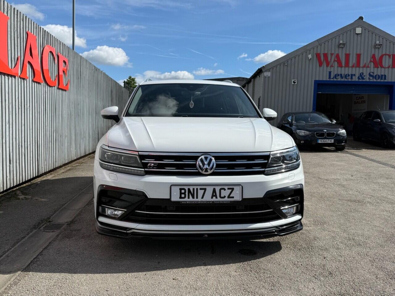Volkswagen Tiguan view 11