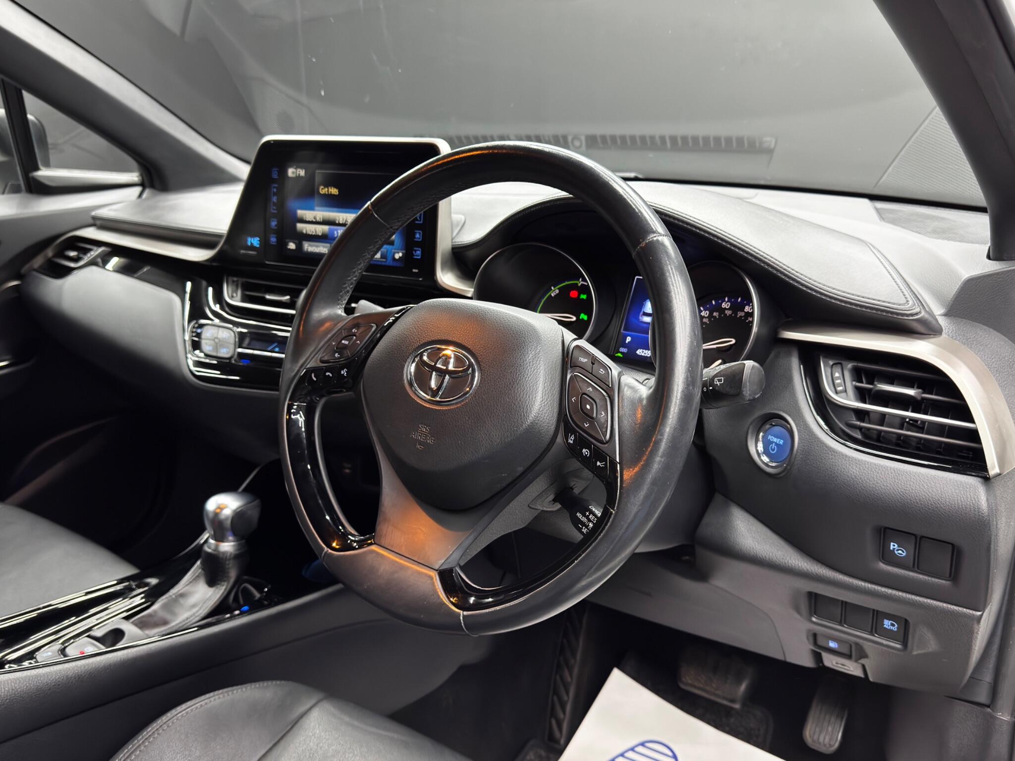 Toyota C-HR view 9