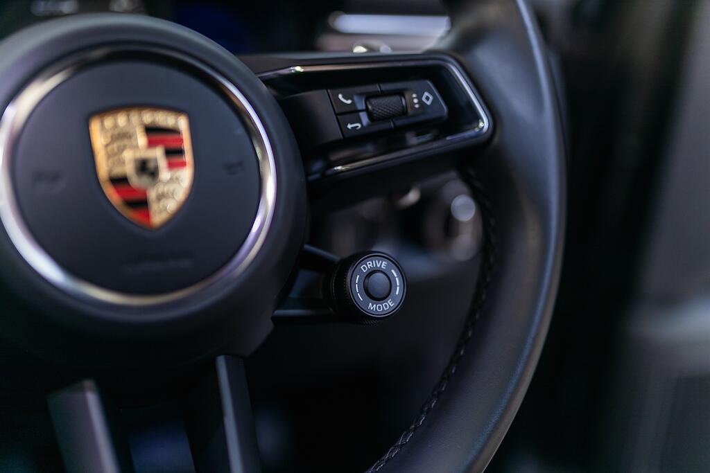 Porsche Macan view 34