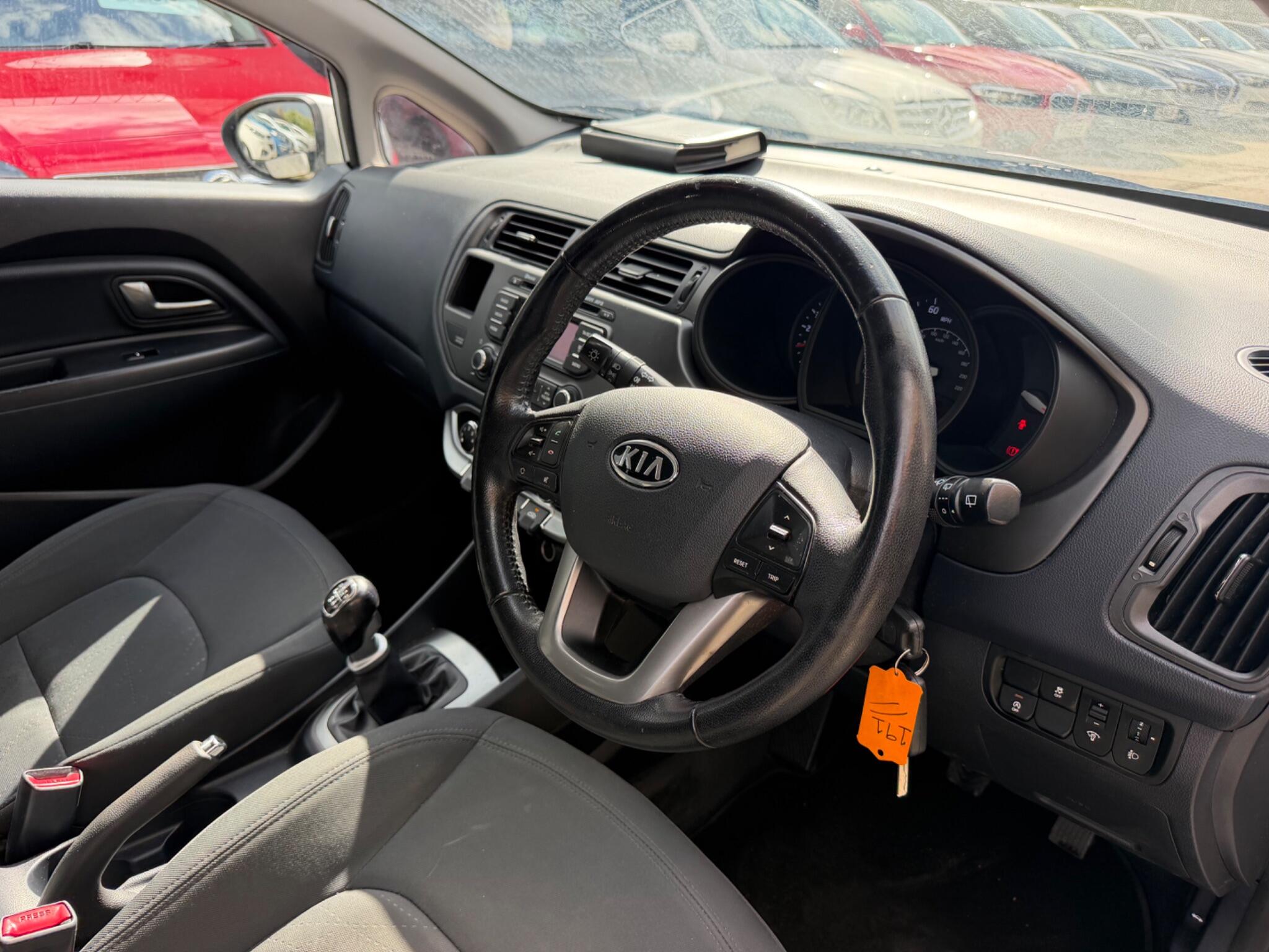 Kia Rio view 11