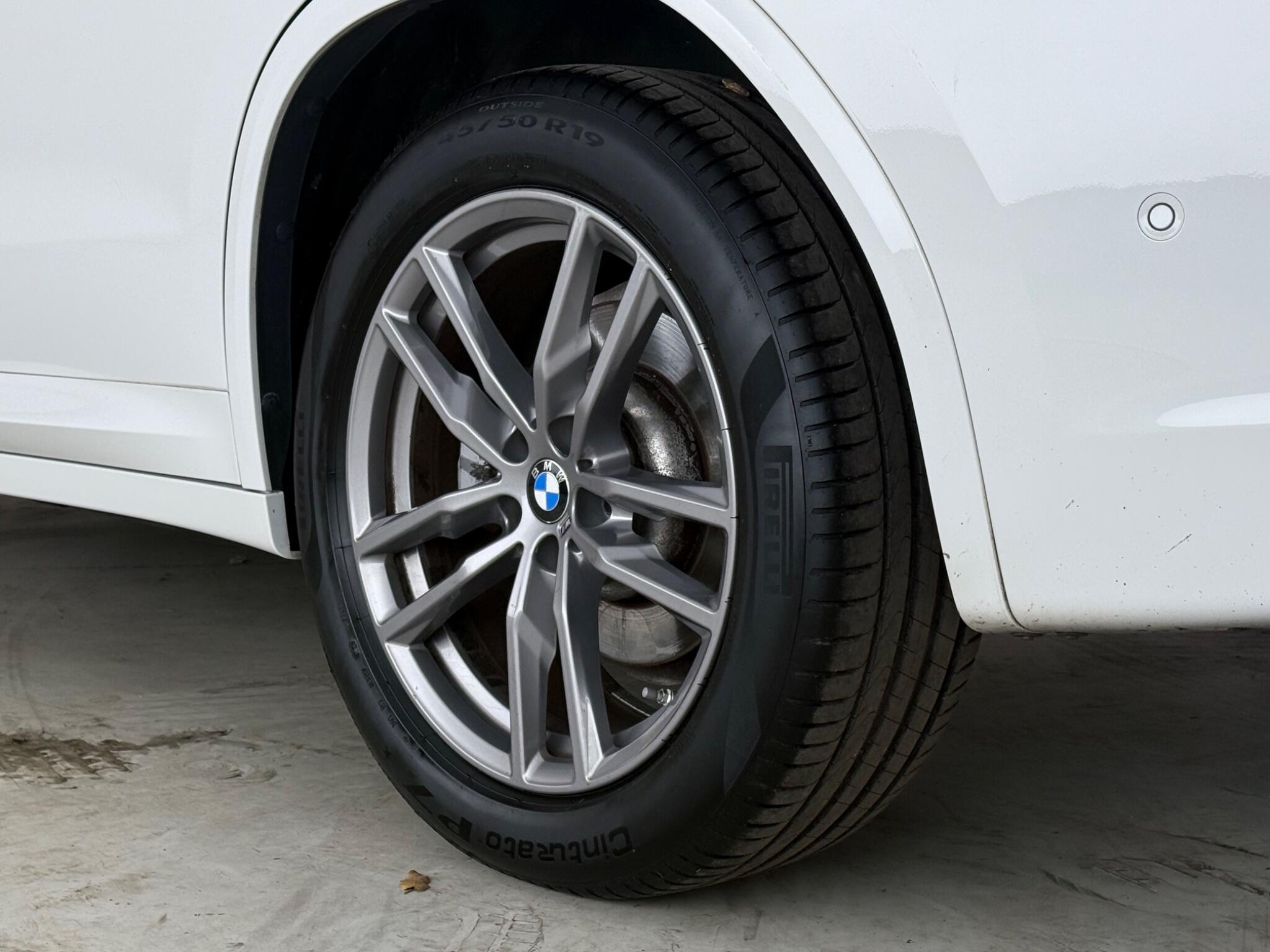 BMW X3 view 11