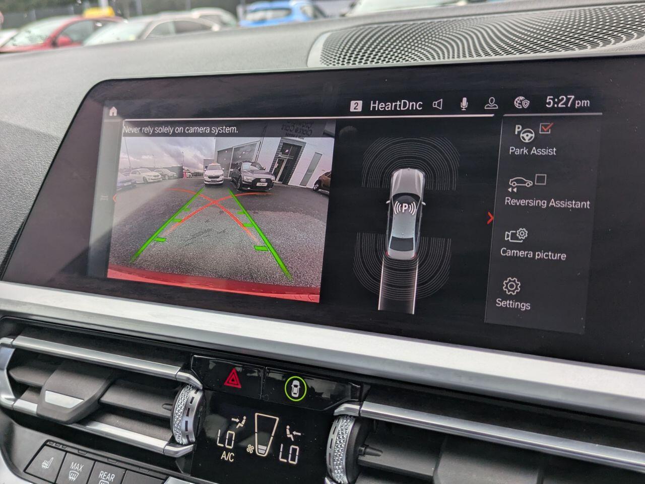 BMW 3 Series view 22