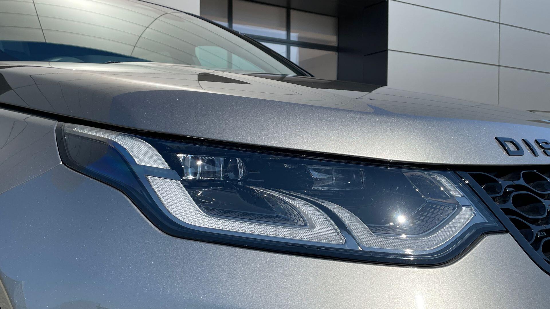 Land Rover Discovery Sport view 17