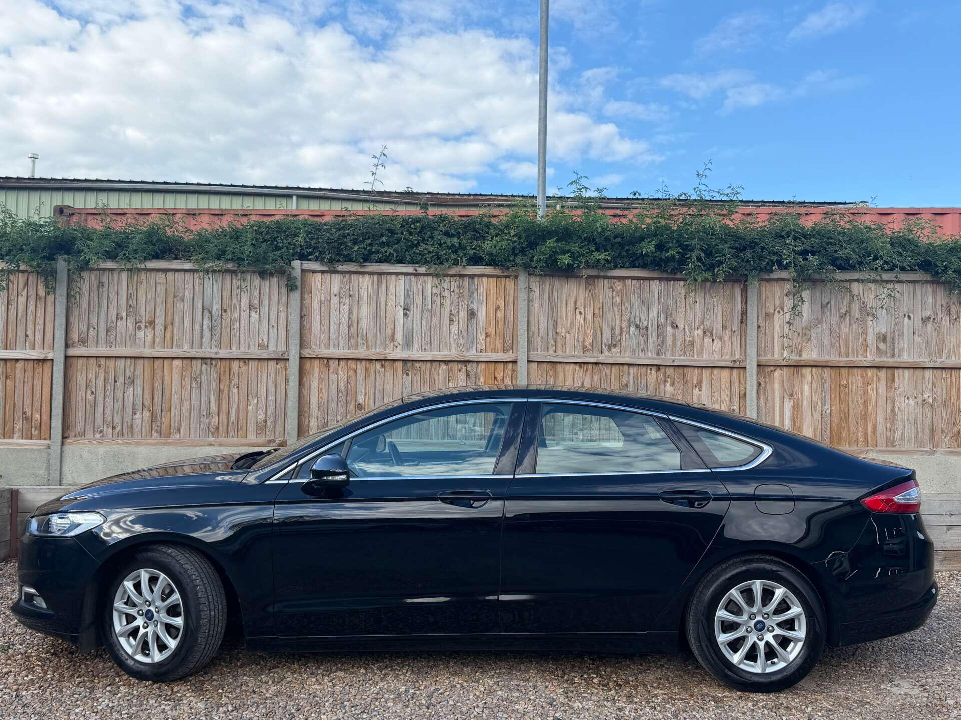 Ford Mondeo view 6