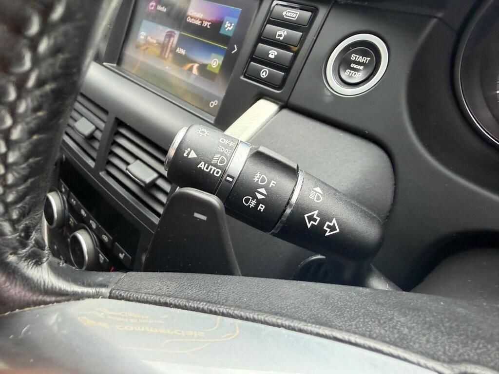 Land Rover Discovery Sport view 33