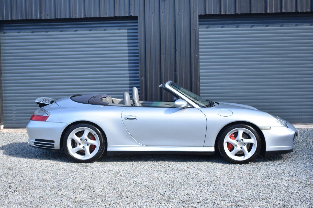Porsche 911 view 2