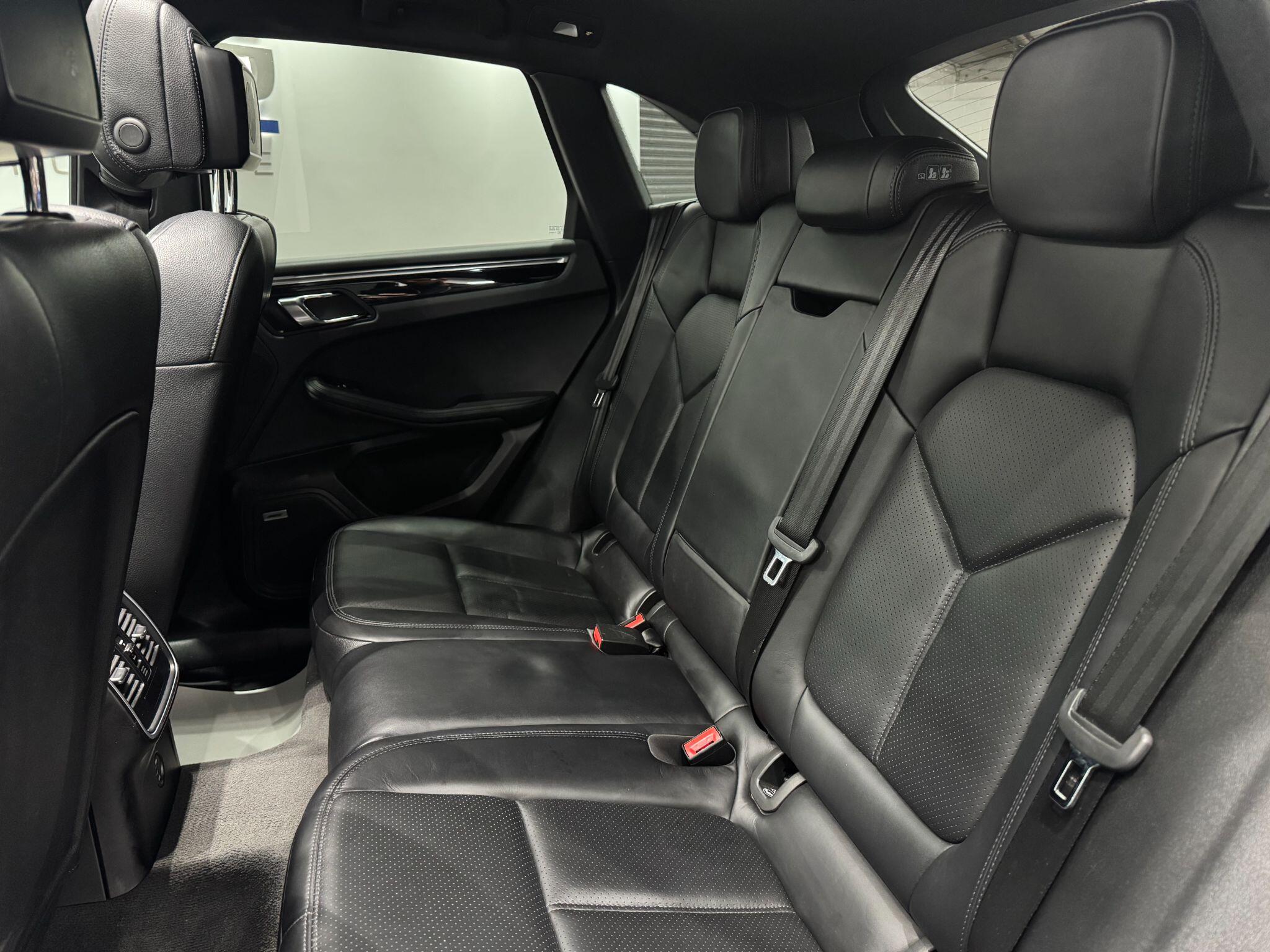 Porsche Macan view 46