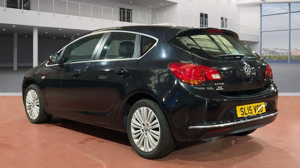 Vauxhall Astra view 3