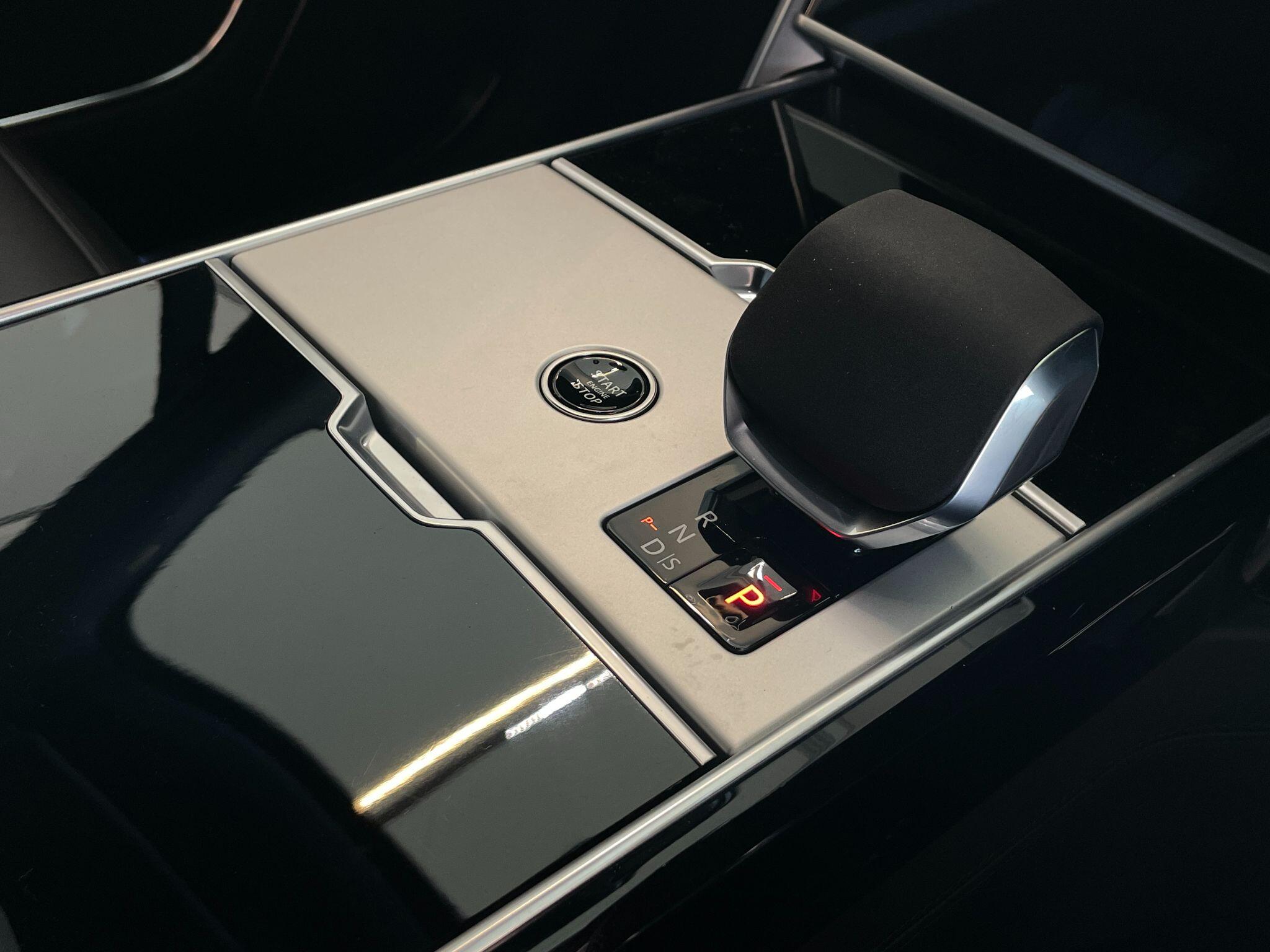 Land Rover Range Rover view 8