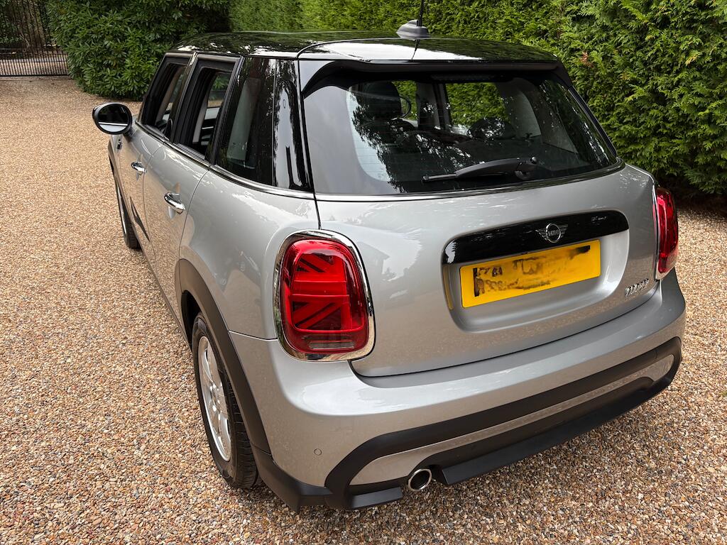 Mini Hatch view 5