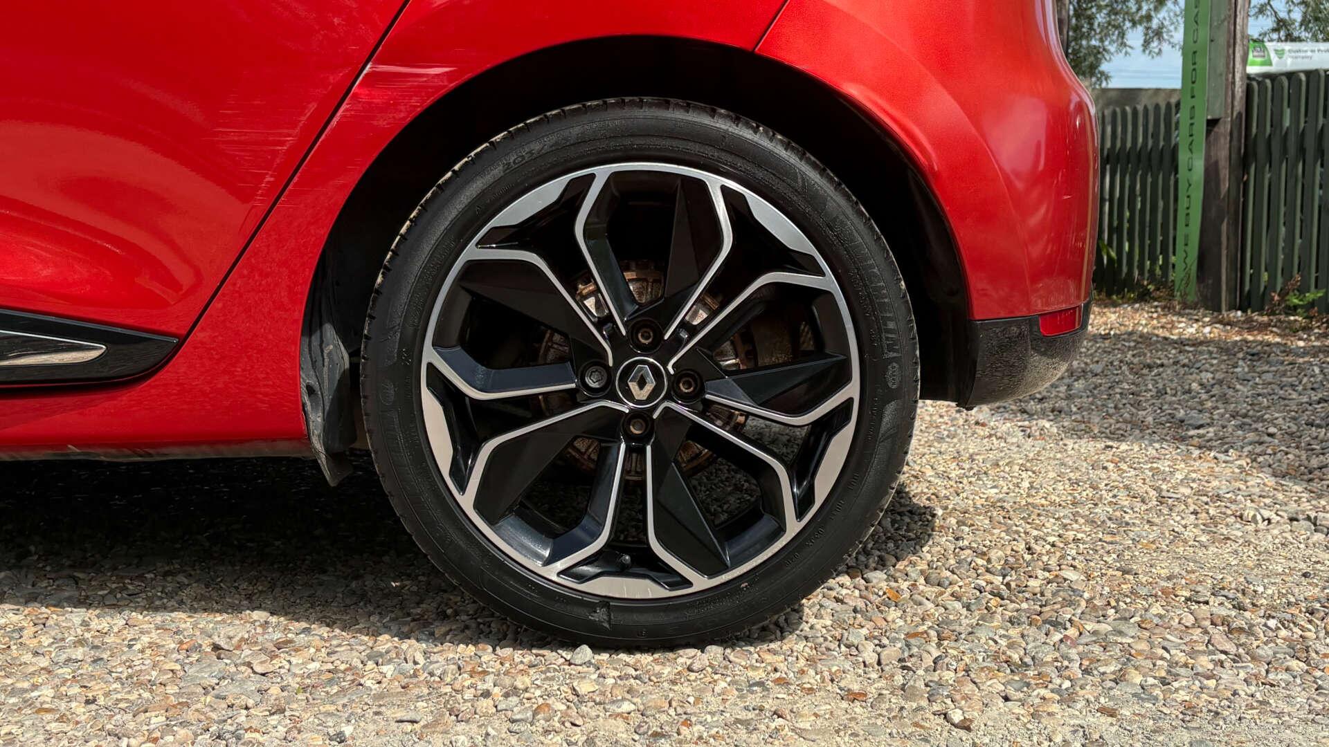 Renault Clio view 34