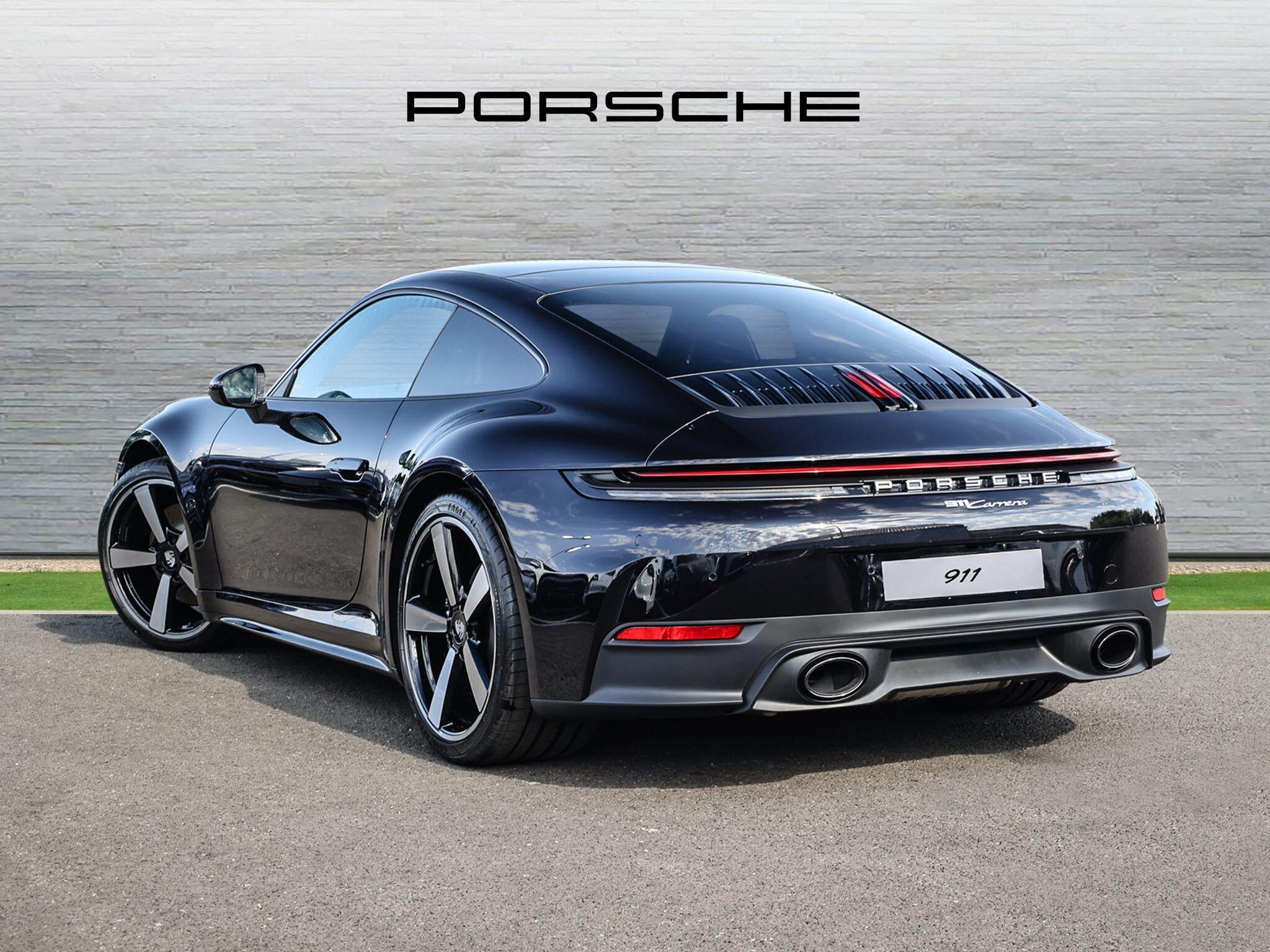 Porsche 911 view 4