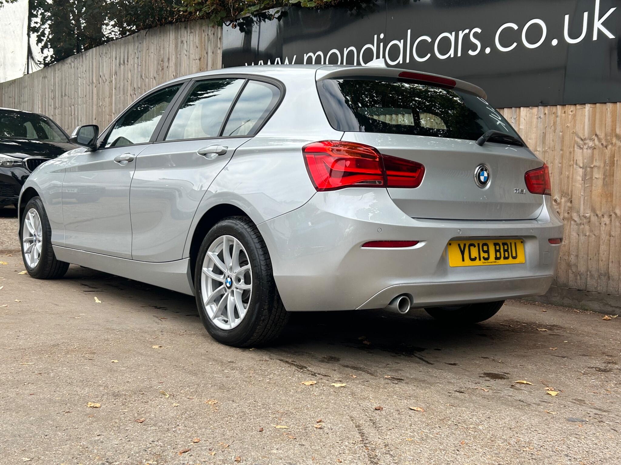 BMW 1 Series view 15