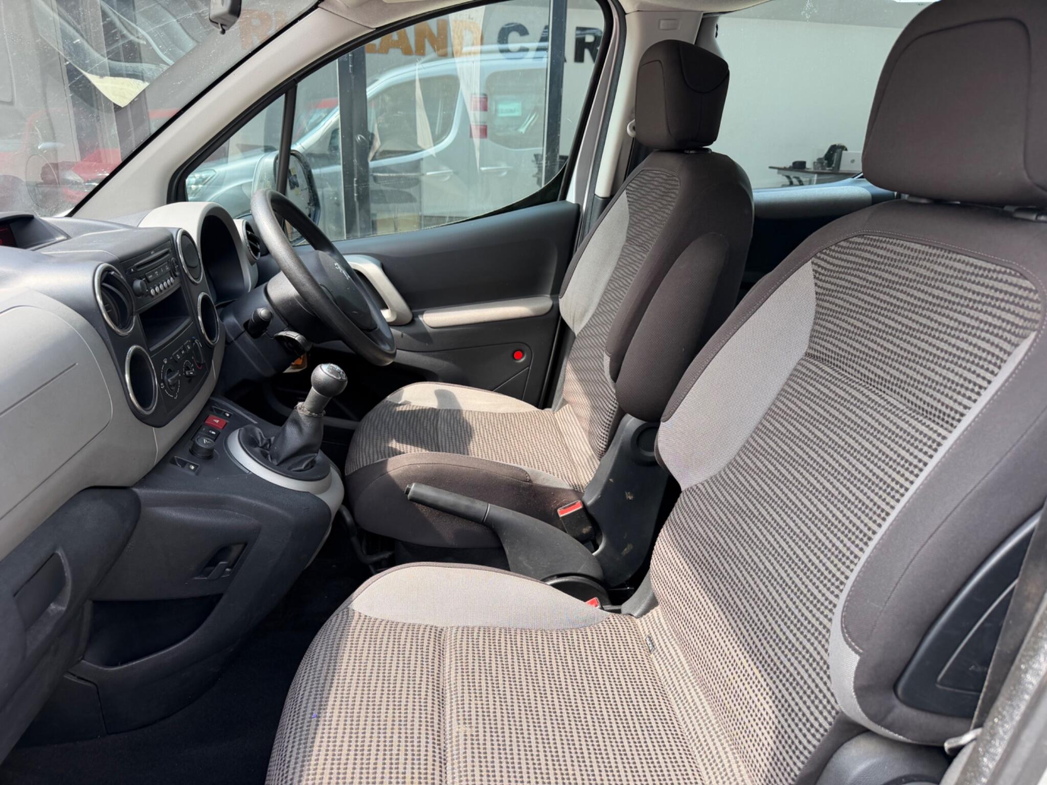 Peugeot Partner Tepee view 15