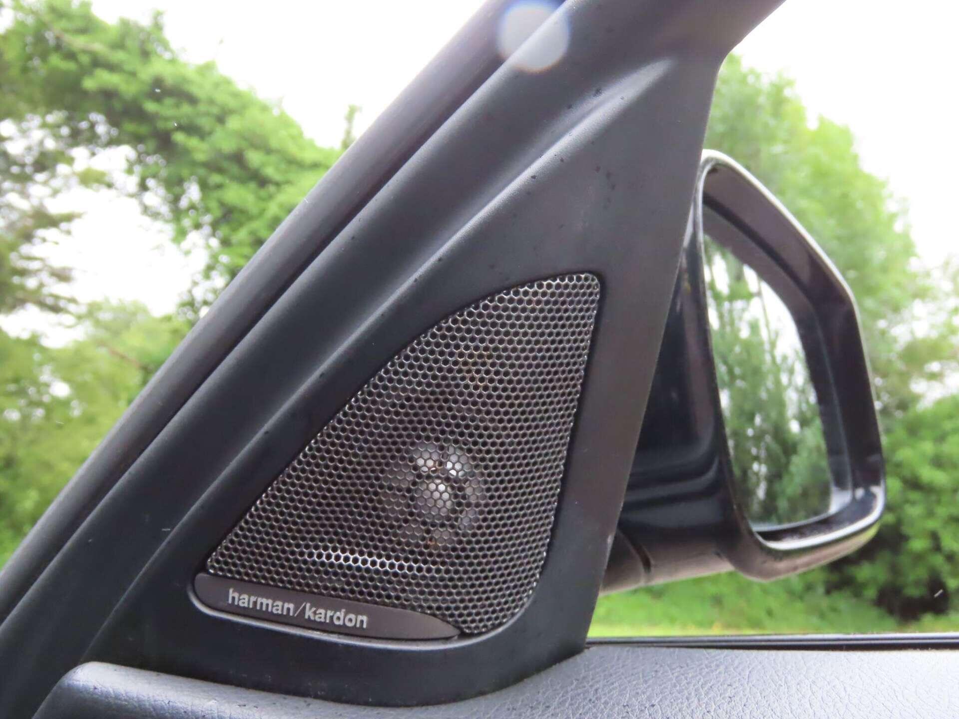 BMW 3 Series view 17
