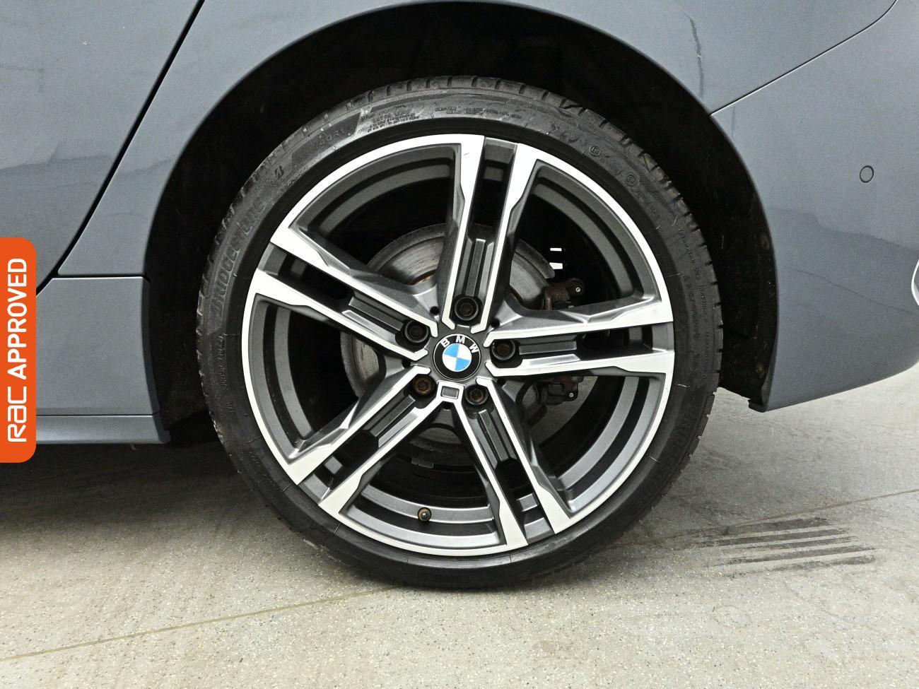 BMW 1 Series view 26