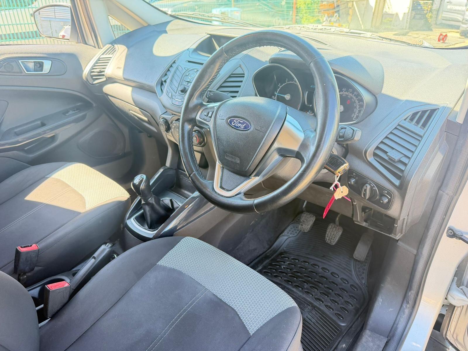 Ford Ecosport view 11