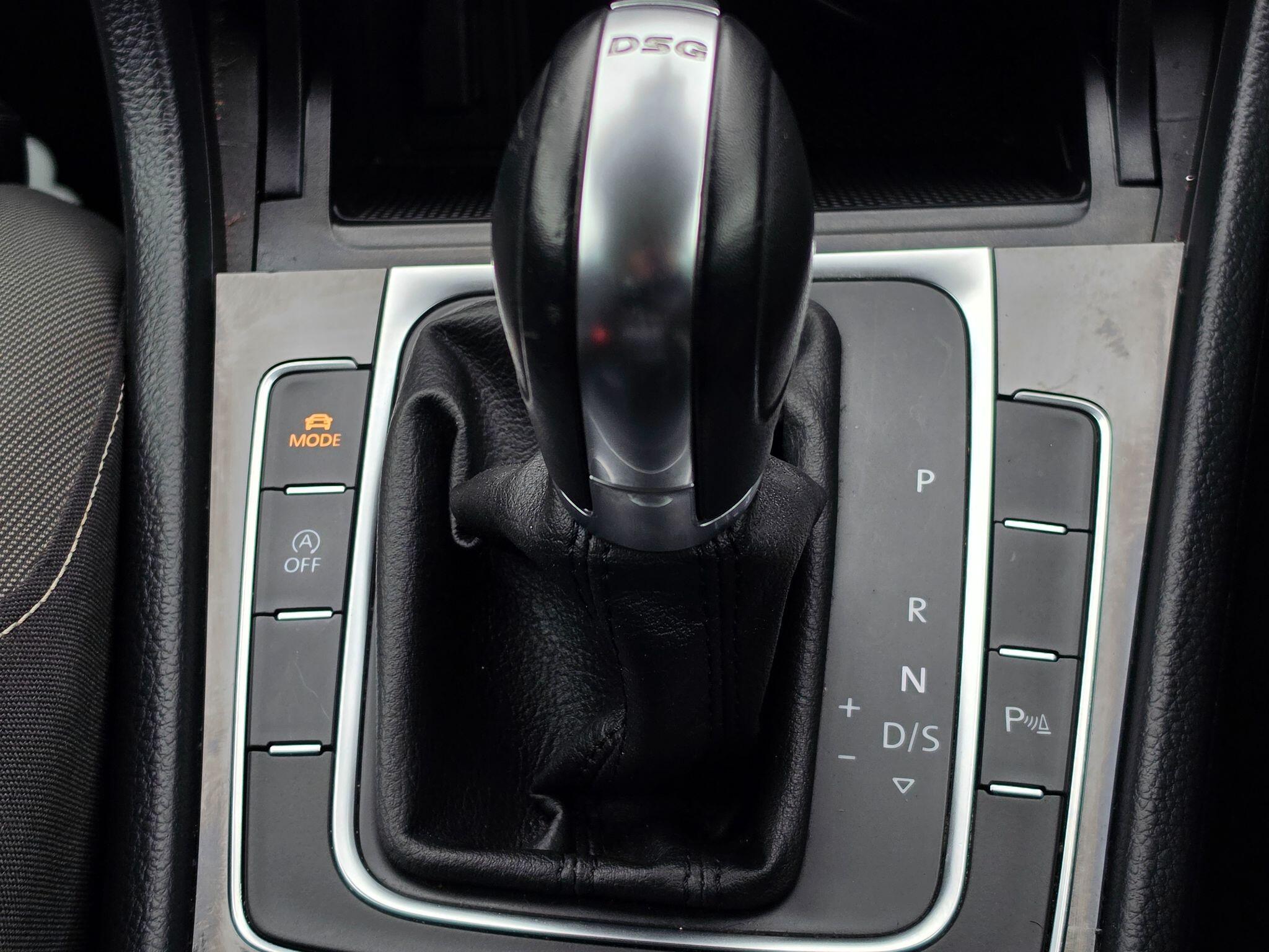 Volkswagen Golf view 21