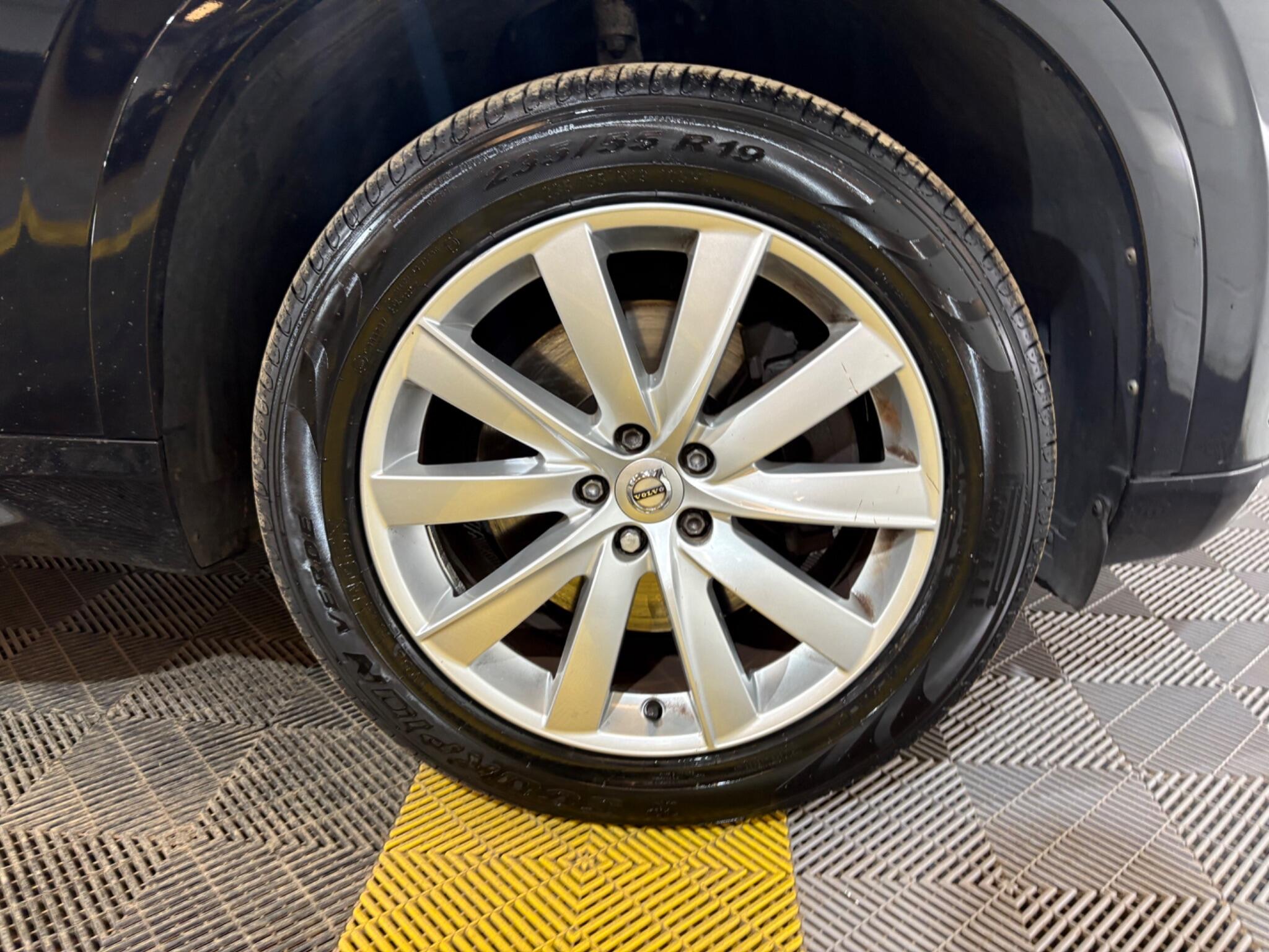 Volvo XC90 view 46