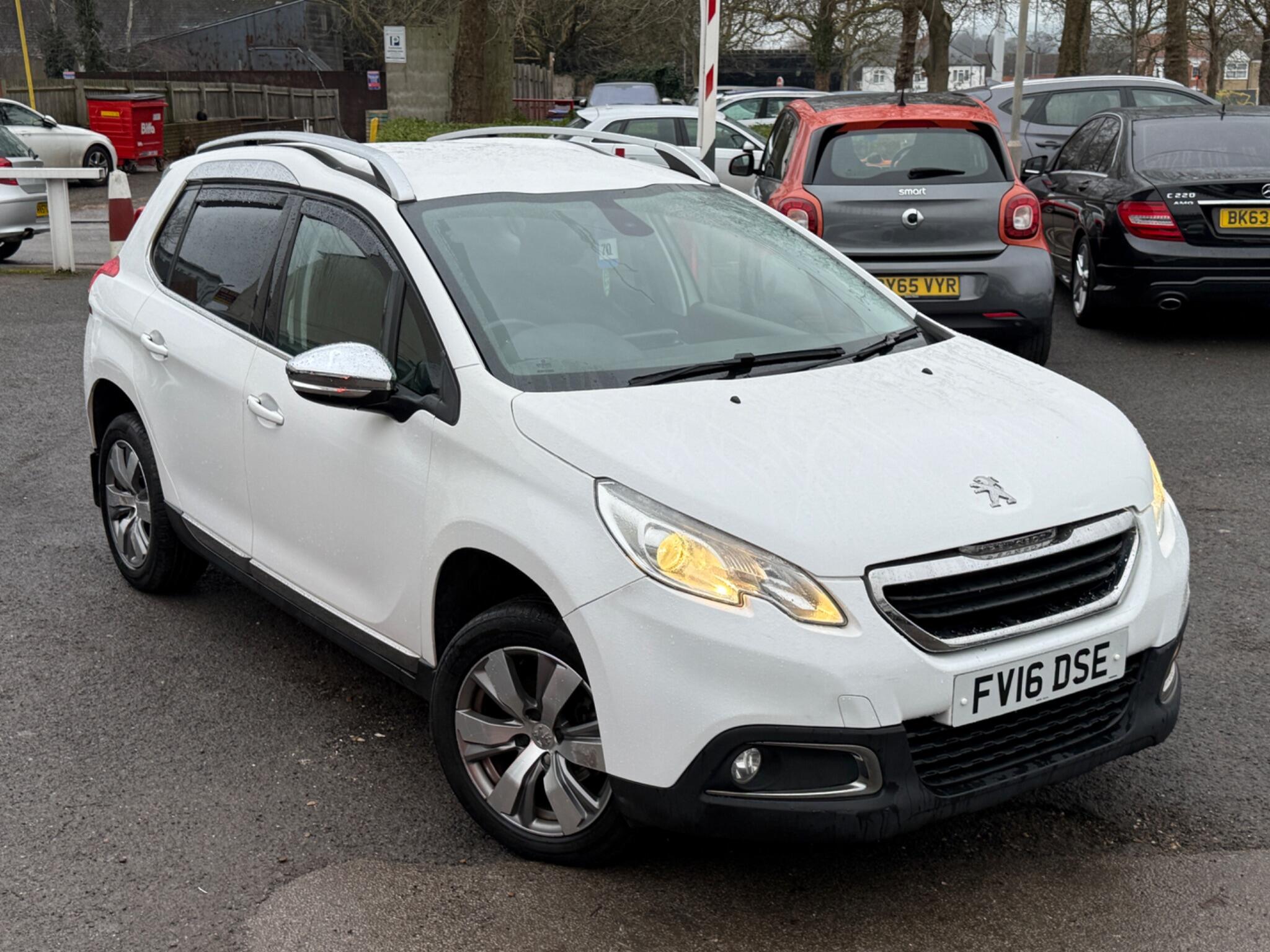 Peugeot 2008 - Image 6