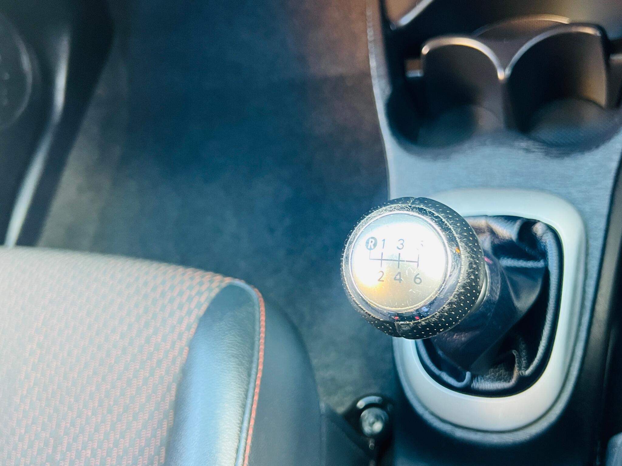 Toyota Yaris view 27