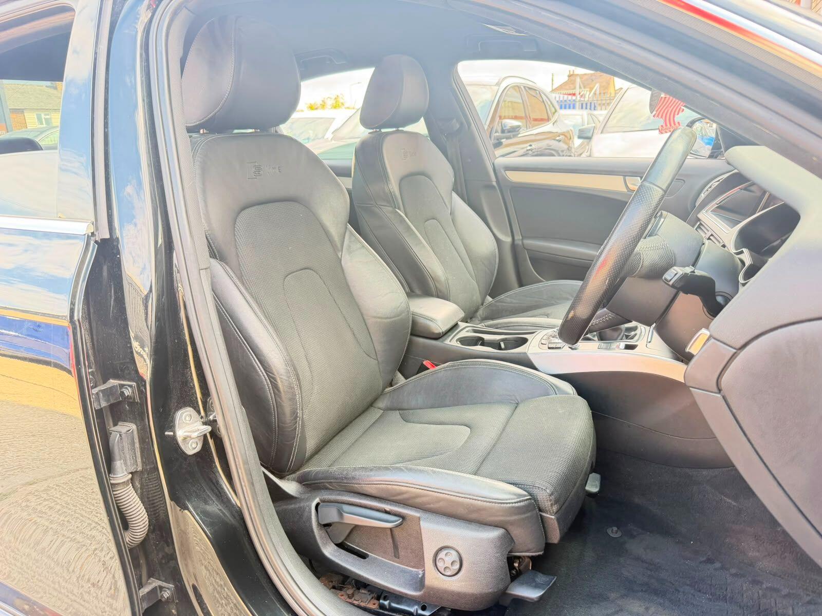Audi A4 view 14