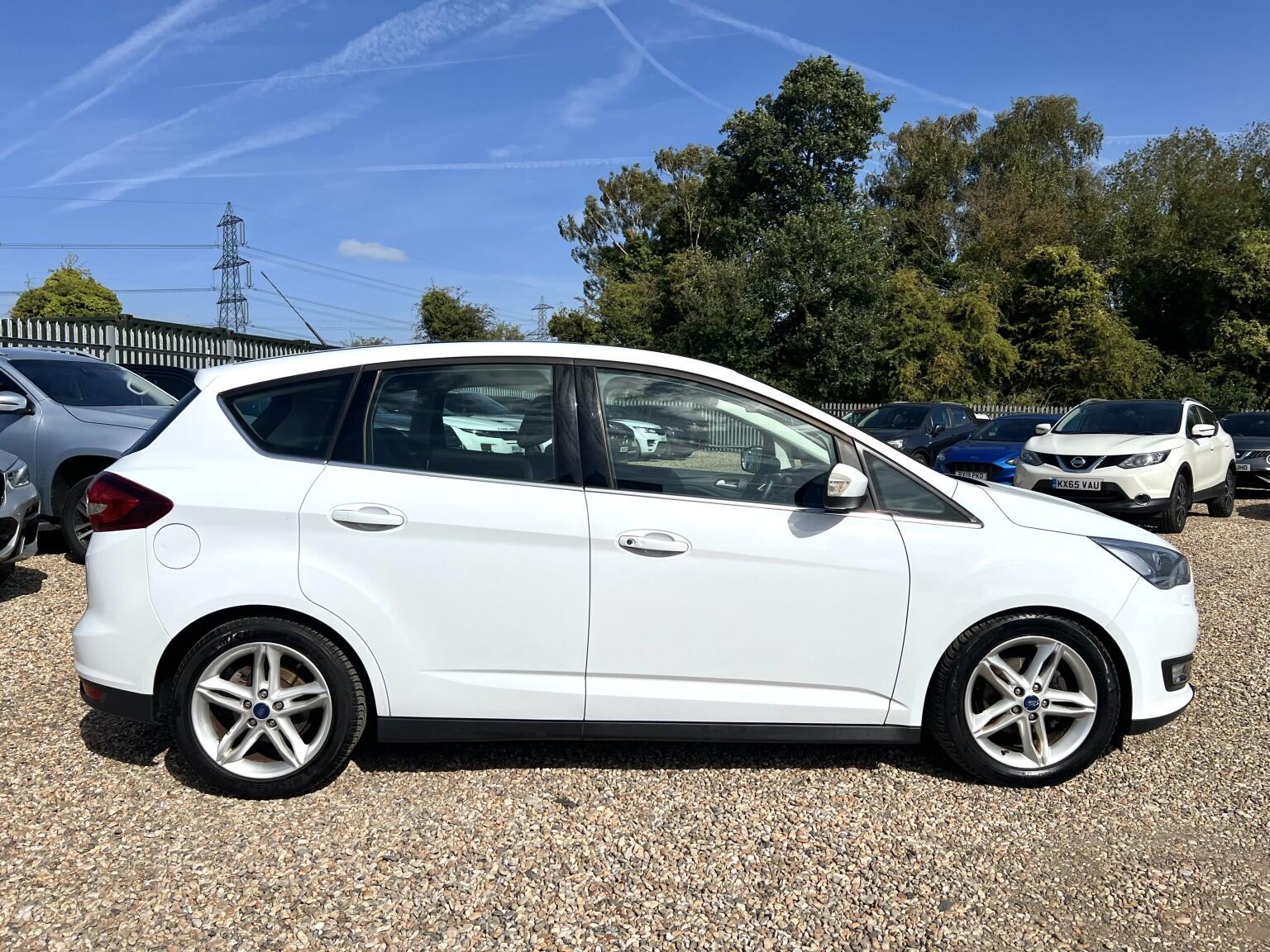 Ford C-Max view 3