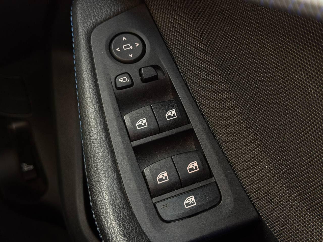 BMW 1 Series view 35