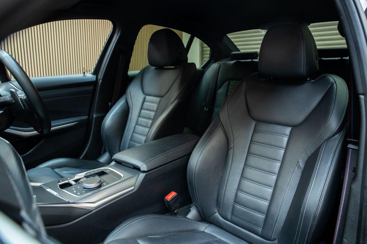 BMW 3 Series view 17