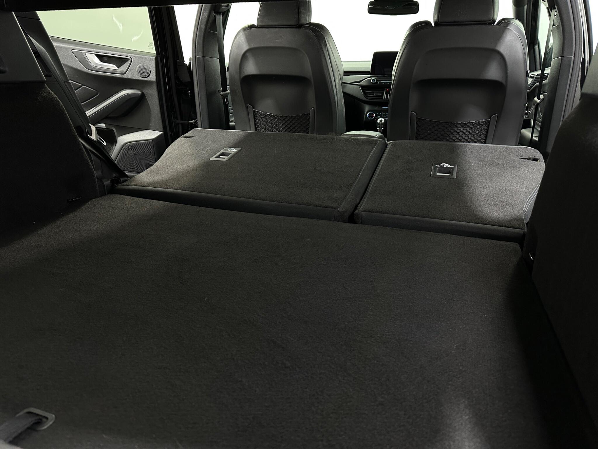 Ford Focus view 44