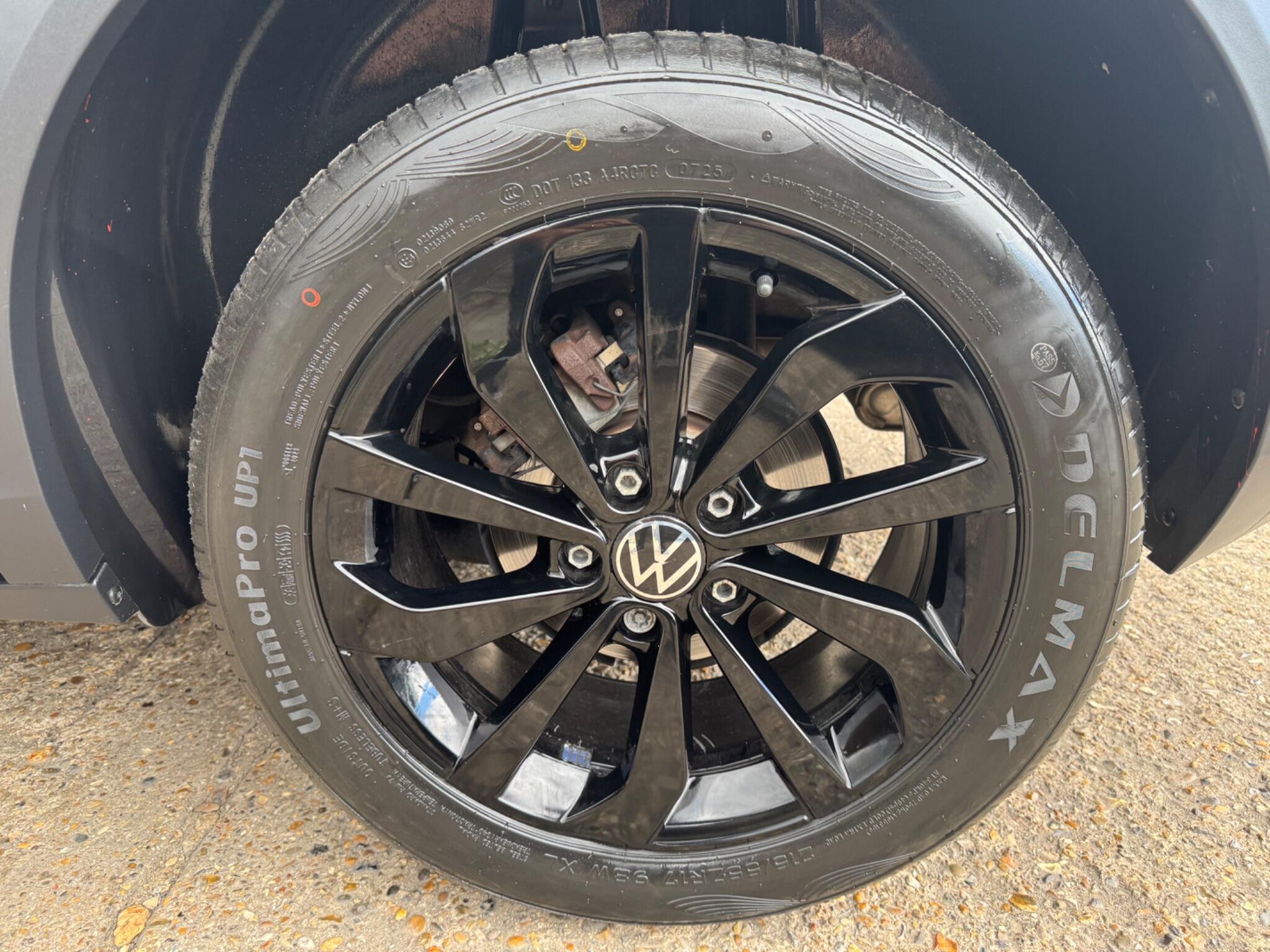 Volkswagen T-Roc view 35