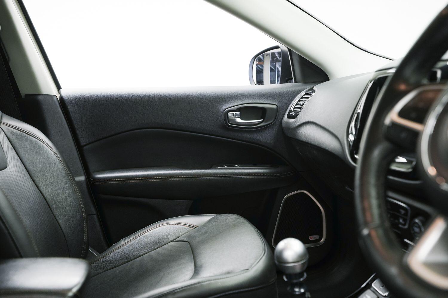 Jeep Compass view 17